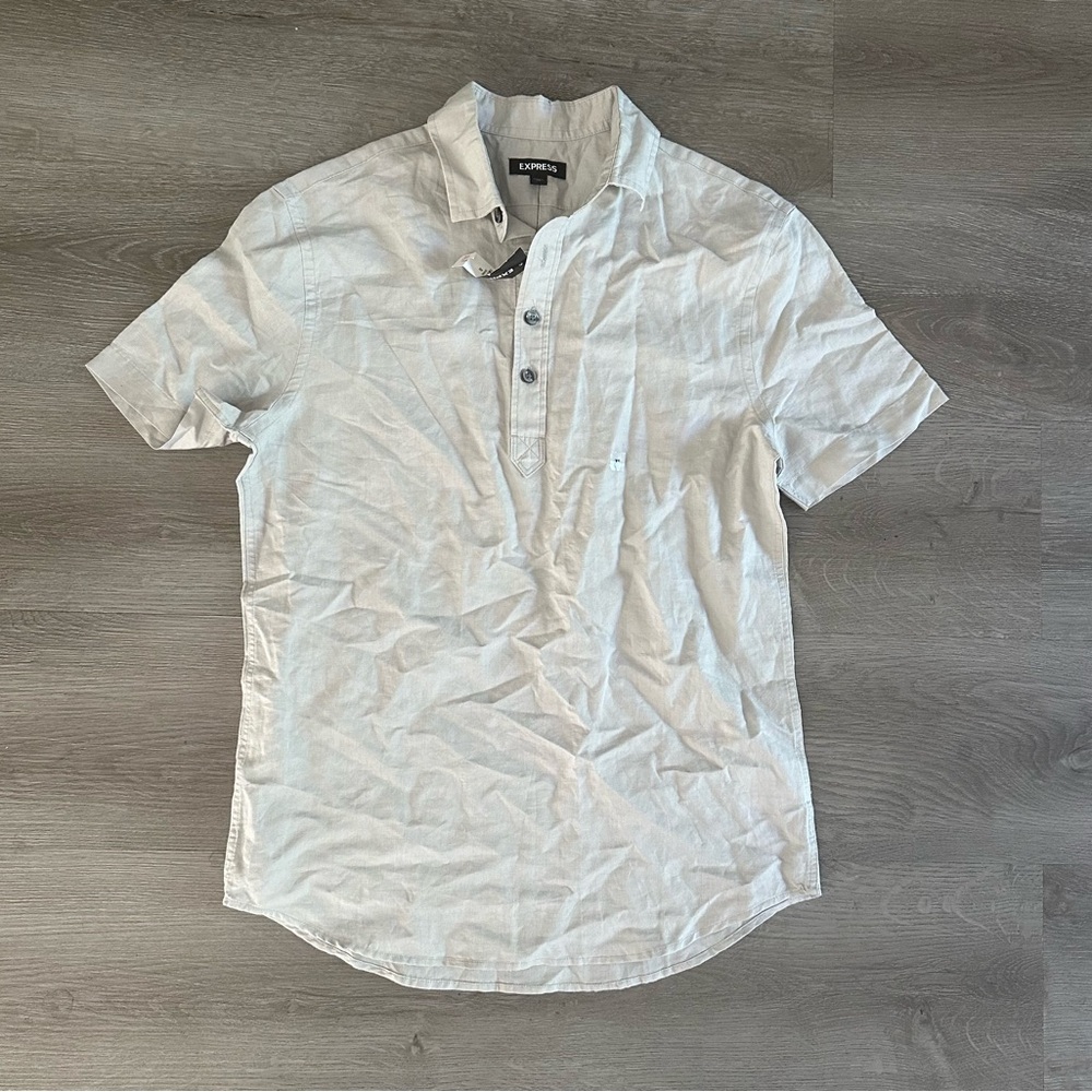 NWT Express Gray Short Sleeve Button-up Shirt 53% Linen 47% Cotton Casual Sz XS